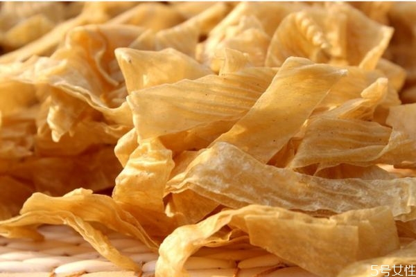 什么是油豆皮呢 油豆皮是怎么做呢 什么是油豆皮呢 油豆皮是怎么做呢