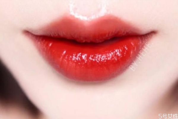 阿瑪尼爛番茄是什么色號(hào) 阿瑪尼爛番茄405平價(jià)代替色 阿瑪尼爛番茄是什么色號(hào) 阿瑪尼爛番茄405平價(jià)代替色