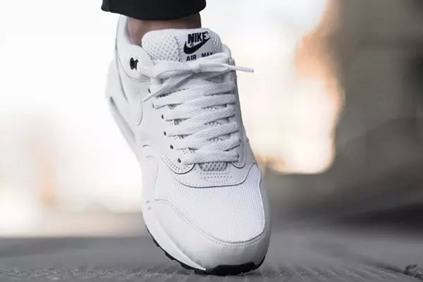 鞋子橡膠部分磕黑了怎么辦 橡膠鞋底有什么優(yōu)點(diǎn) 鞋子橡膠部分磕黑了怎么辦 橡膠鞋底有什么優(yōu)點(diǎn)