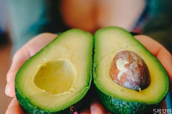 牛油果盛產(chǎn)在幾月份呢 什么時候吃牛油果最好了呢 牛油果盛產(chǎn)在幾月份呢 什么時候吃牛油果最好了呢