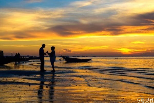 男生對女生表白方式 男生向女生表白套路 男生對女生表白方式 男生向女生表白套路