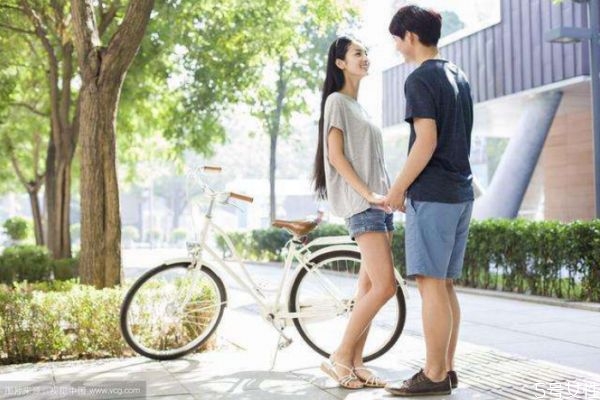 怎么跟喜歡的人表白 女生向男生表白方式 怎么跟喜歡的人表白 女生向男生表白方式