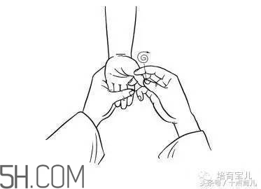 怎樣能減少寶寶吐奶情況？寶寶吐奶后要注意哪些問題？