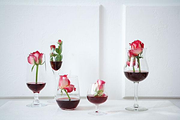 紅酒的最佳飲用溫度是多少 紅酒需要在什么條件下儲(chǔ)存 紅酒的最佳飲用溫度是多少 紅酒需要在什么條件下儲(chǔ)存