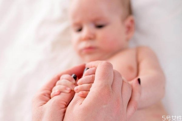 嬰兒紅屁股是上火嗎 嬰兒紅屁股是因為什么