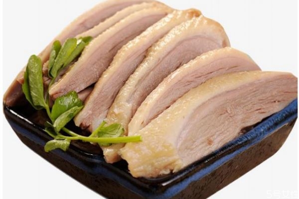 鹽水鴨有什么營養(yǎng)價值呢 吃鹽水鴨有什么好處嗎 鹽水鴨有什么營養(yǎng)價值呢 吃鹽水鴨有什么好處嗎