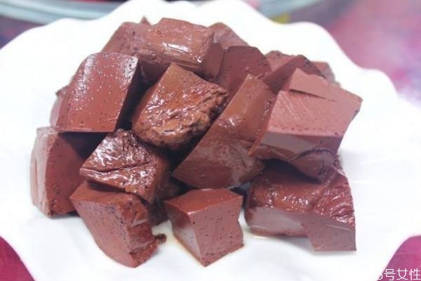 豬血有什么營(yíng)養(yǎng)價(jià)值呢 吃豬血有什么好處呢 豬血有什么營(yíng)養(yǎng)價(jià)值呢 吃豬血有什么好處呢