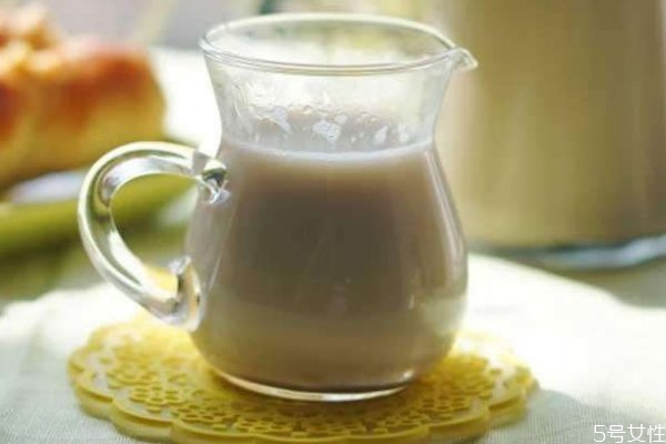 經(jīng)期可以喝黑豆?jié){嗎 經(jīng)期喝黑豆?jié){會怎么樣呢