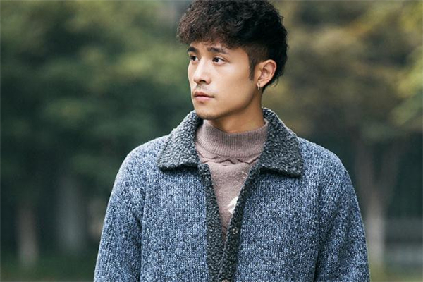 男生夾克里面穿什么好看 男生夾克內(nèi)搭推薦 男生夾克里面穿什么好看 男生夾克內(nèi)搭推薦