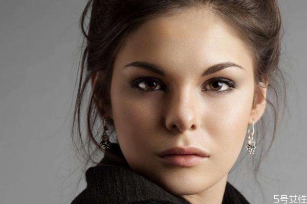 為什么會長粉刺呢 造成粉刺的原因有什么呢 為什么會長粉刺呢 造成粉刺的原因有什么呢