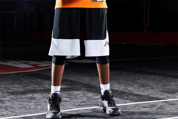 李寧空襲6適合什么位置 空襲6偏碼嗎 李寧空襲6適合什么位置 空襲6偏碼嗎