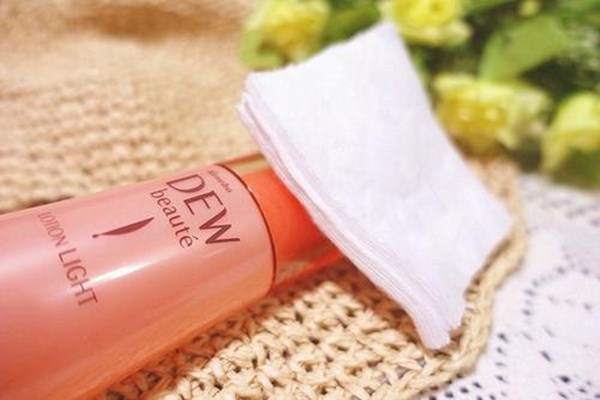 潤膚露可以當護手霜嗎 潤膚露和護手霜的區(qū)別