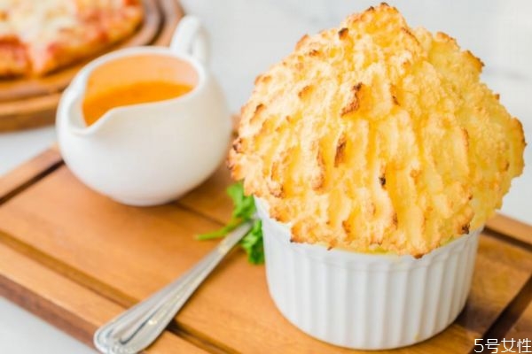 什么是蛋奶酥呢 蛋奶酥的做法有什么呢 什么是蛋奶酥呢 蛋奶酥的做法有什么呢