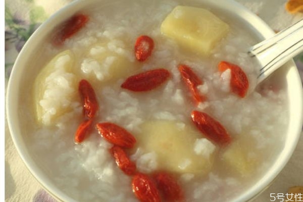 枸杞粥怎么做好吃呢 枸杞粥有什么營養(yǎng)價值呢 枸杞粥怎么做好吃呢 枸杞粥有什么營養(yǎng)價值呢