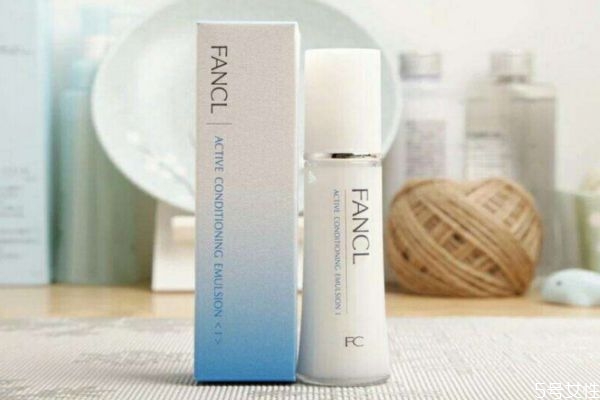 爽膚水乳液哪個牌子好 爽膚水和乳液正確用法 爽膚水乳液哪個牌子好 爽膚水和乳液正確用法