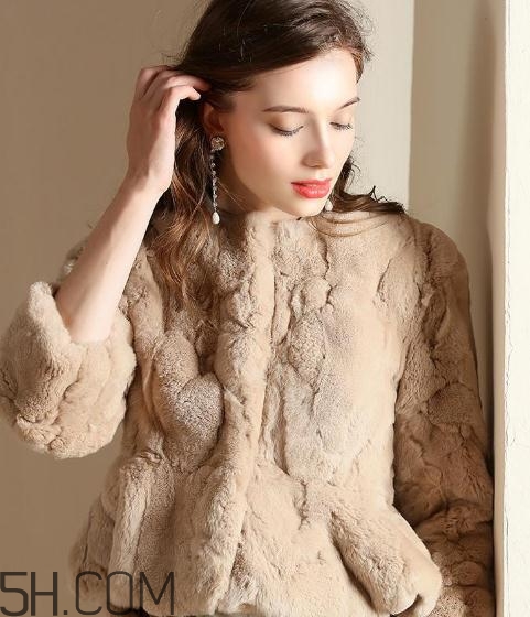 獺兔毛和狐貍毛哪個(gè)好？獺兔毛和狐貍毛區(qū)別