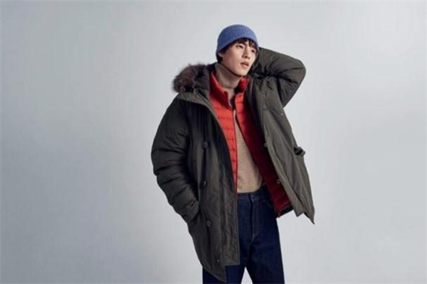 男生針織衫怎么搭配外套 男生針織衫搭配技巧 男生針織衫怎么搭配外套 男生針織衫搭配技巧