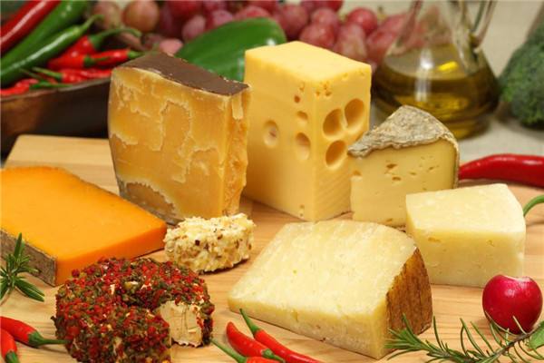 奶油和奶酪有什么區(qū)別 開(kāi)封的奶酪怎么保存