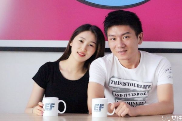 什么是辦公室戀情呢 應(yīng)不應(yīng)該發(fā)展辦公室戀情呢 什么是辦公室戀情呢 應(yīng)不應(yīng)該發(fā)展辦公室戀情呢