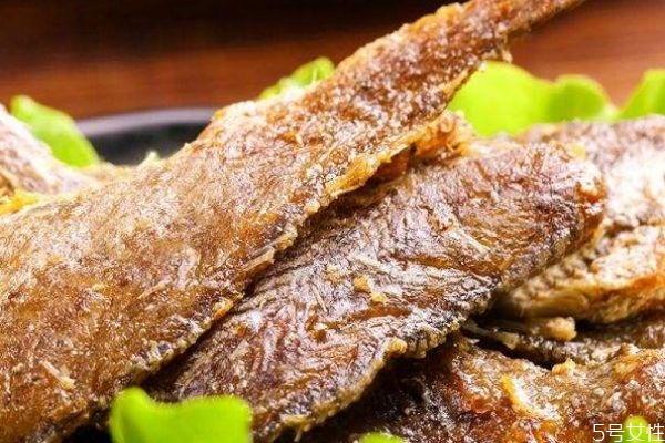 小黃魚應(yīng)該怎么挑選呢 吃小黃魚應(yīng)該怎么注意的呢 小黃魚應(yīng)該怎么挑選呢 吃小黃魚應(yīng)該怎么注意的呢