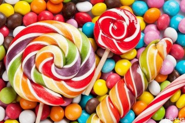 成年人一天最多吃多少甜食呢 吃甜食有什么注意呢 成年人一天最多吃多少甜食呢 吃甜食有什么注意呢