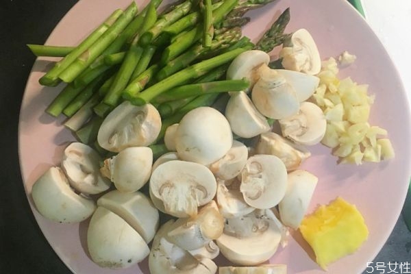 口蘑能和雞蛋一起吃嗎 營(yíng)養(yǎng)又美味 口蘑能和雞蛋一起吃嗎 營(yíng)養(yǎng)又美味