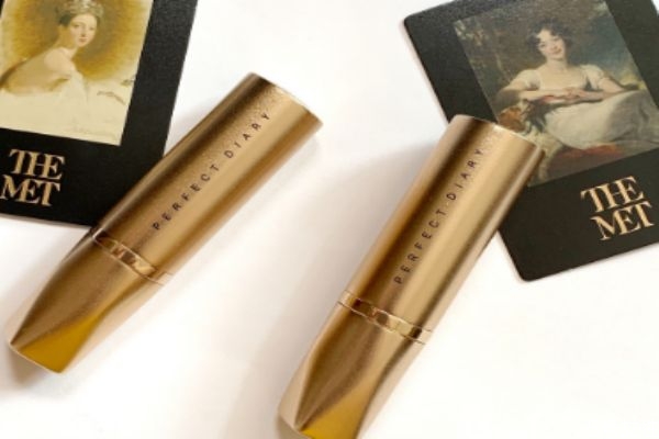 完美日記大都會c03試色 完美日記大都會聯(lián)名c03 完美日記大都會c03試色 完美日記大都會聯(lián)名c03