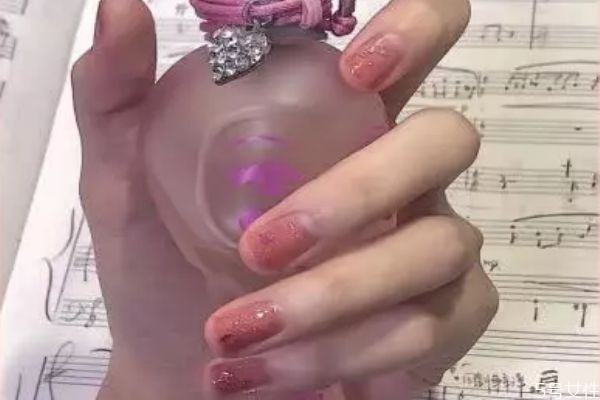 悅詩風吟指甲油什么顏色好看 悅詩風吟指甲油人氣推薦 悅詩風吟指甲油什么顏色好看 悅詩風吟指甲油人氣推薦