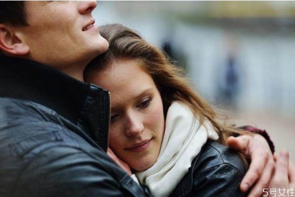 分手后男人還愛你的表現(xiàn) 男人不想真分手的表現(xiàn) 分手后男人還愛你的表現(xiàn) 男人不想真分手的表現(xiàn)