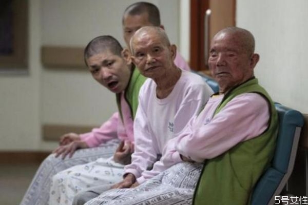 麻風病是怎么造成的呢 造成麻風病的原因有什么呢