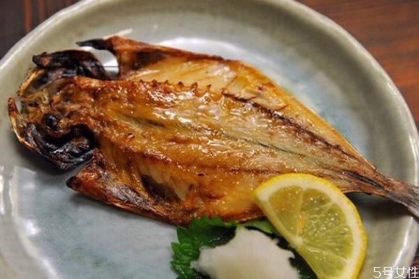 吃竹莢魚有什么注意的呢 孕婦可以吃竹莢魚嗎 吃竹莢魚有什么注意的呢 孕婦可以吃竹莢魚嗎