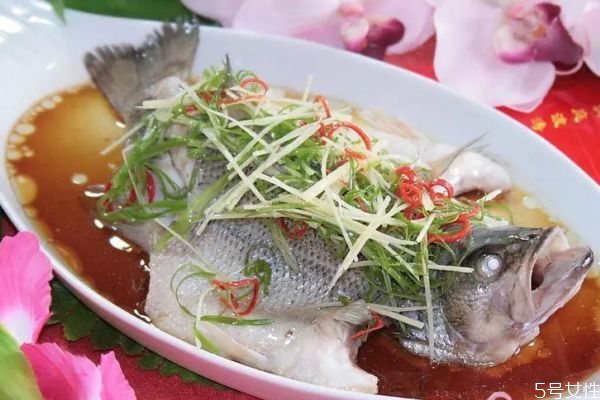 吃海鱸魚(yú)有什么注意的呢 孕婦可以吃海鱸魚(yú)嗎 吃海鱸魚(yú)有什么注意的呢 孕婦可以吃海鱸魚(yú)嗎