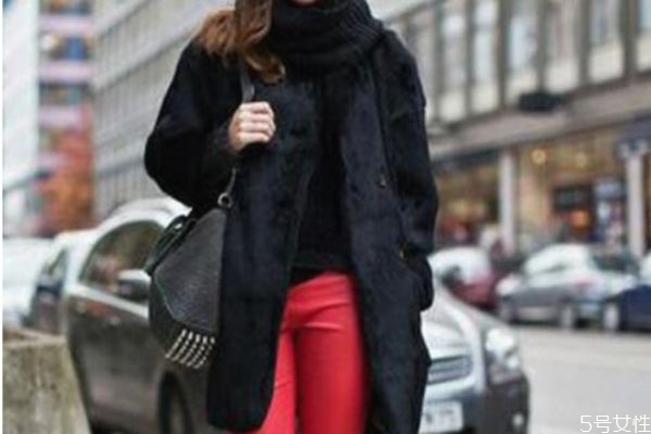 保暖內(nèi)衣和毛衣怎么搭配 保暖內(nèi)衣的時髦搭配方法 保暖內(nèi)衣和毛衣怎么搭配 保暖內(nèi)衣的時髦搭配方法