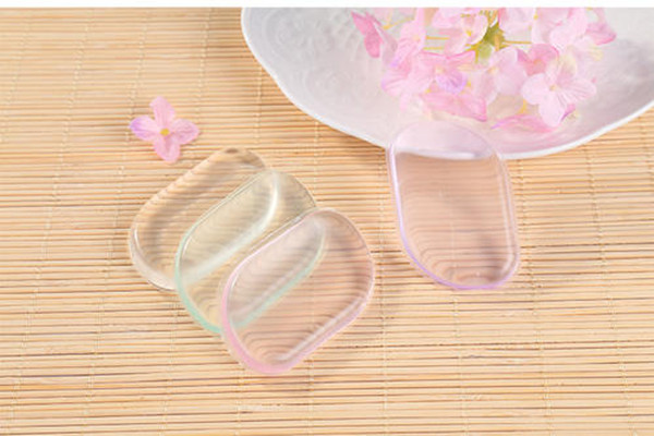 硅膠粉撲用之前要蘸水嗎 硅膠粉撲使用薄膜那一面嗎 硅膠粉撲用之前要蘸水嗎 硅膠粉撲使用薄膜那一面嗎