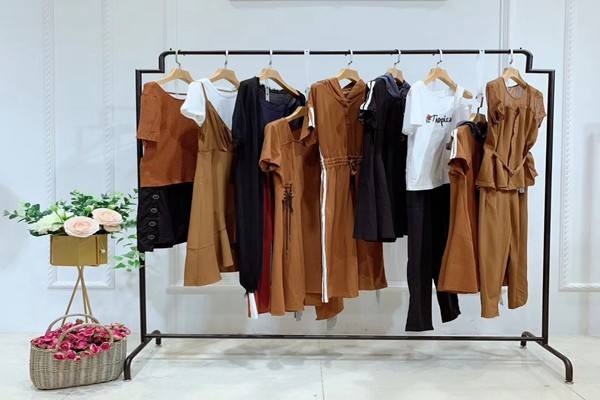 職業(yè)女裝怎么保養(yǎng) 職業(yè)女裝怎么清洗 職業(yè)女裝怎么保養(yǎng) 職業(yè)女裝怎么清洗