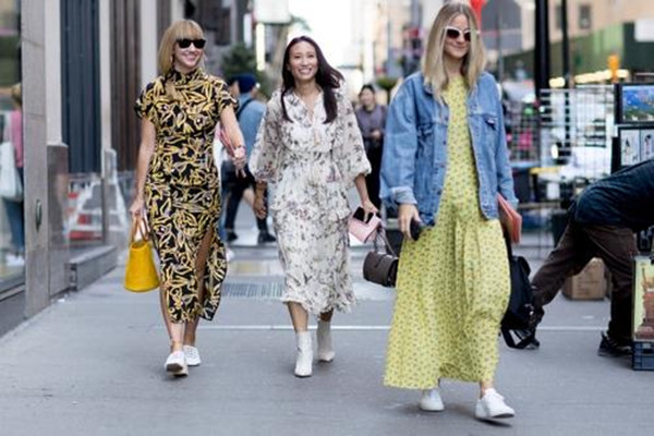 怎么根據(jù)膚色挑選裙子 怎么防止裙子掉色 怎么根據(jù)膚色挑選裙子 怎么防止裙子掉色