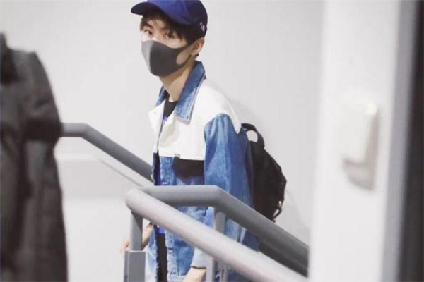 20歲男生穿什么衣服好看 20歲男生怎么搭配衣服 20歲男生穿什么衣服好看 20歲男生怎么搭配衣服