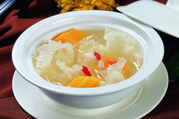 銀耳熬不出膠吃了有用嗎 軟銀耳和脆銀耳有什么區(qū)別 銀耳熬不出膠吃了有用嗎 軟銀耳和脆銀耳有什么區(qū)別