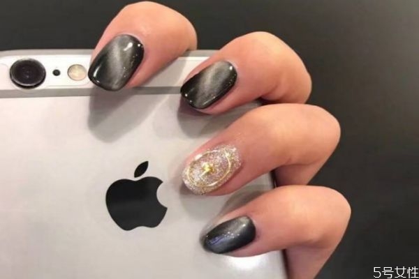 貓眼石美甲的做法是什么 貓眼石美甲多少錢 貓眼石美甲的做法是什么 貓眼石美甲多少錢