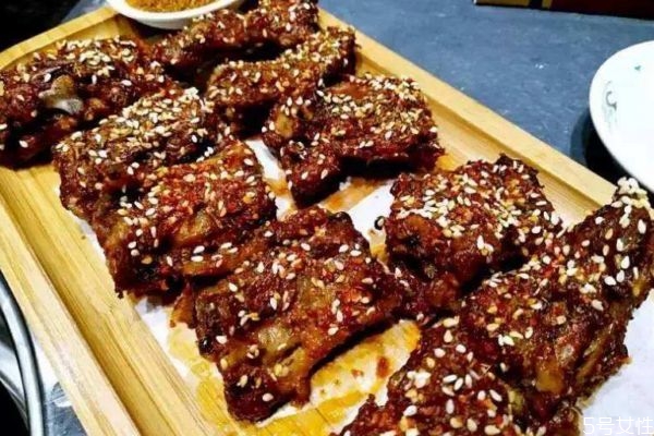 羊尾有什么營(yíng)養(yǎng)價(jià)值呢 吃羊尾的好處有什么呢 羊尾有什么營(yíng)養(yǎng)價(jià)值呢 吃羊尾的好處有什么呢