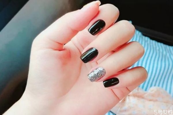 長期做美甲師的危害是什么 經常美甲的危害