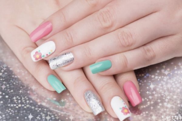 長期做美甲師的危害是什么 經常美甲的危害