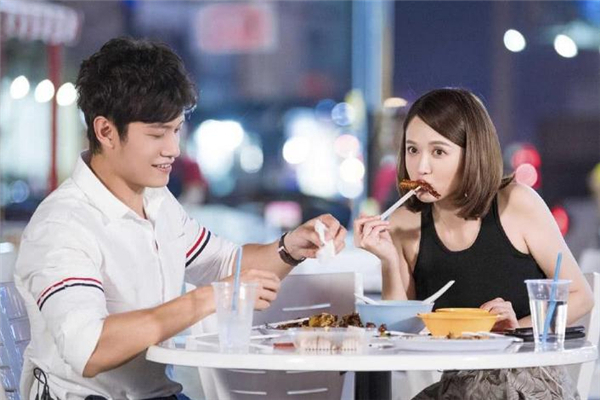 男生開(kāi)始膩了的表現(xiàn) 男生開(kāi)始膩了會(huì)有什么征兆 男生開(kāi)始膩了的表現(xiàn) 男生開(kāi)始膩了會(huì)有什么征兆