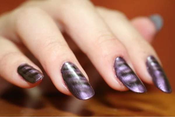 亮油和底油有什么區(qū)別 底油可以代替亮油嗎