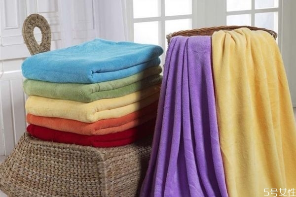 搖粒絨保暖嗎 搖粒絨衣服優(yōu)缺點(diǎn) 搖粒絨保暖嗎 搖粒絨衣服優(yōu)缺點(diǎn)