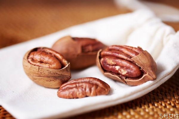 吃鮑魚果有什么注意的呢 什么人不能吃鮑魚果呢 吃鮑魚果有什么注意的呢 什么人不能吃鮑魚果呢