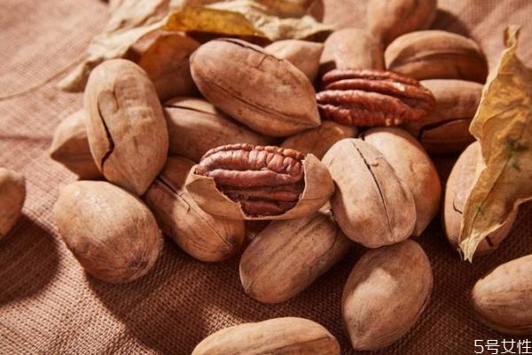 什么是碧根果呢 碧根果有什么營養(yǎng)價(jià)值呢 什么是碧根果呢 碧根果有什么營養(yǎng)價(jià)值呢