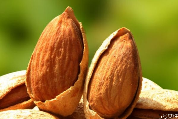 吃巴旦木有什么注意的呢 什么人不能吃巴旦木呢 吃巴旦木有什么注意的呢 什么人不能吃巴旦木呢