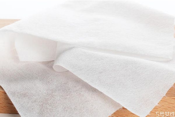 一次性洗臉巾可以給寶寶擦口水嗎 洗臉巾跟口水巾的區(qū)別 一次性洗臉巾可以給寶寶擦口水嗎 洗臉巾跟口水巾的區(qū)別