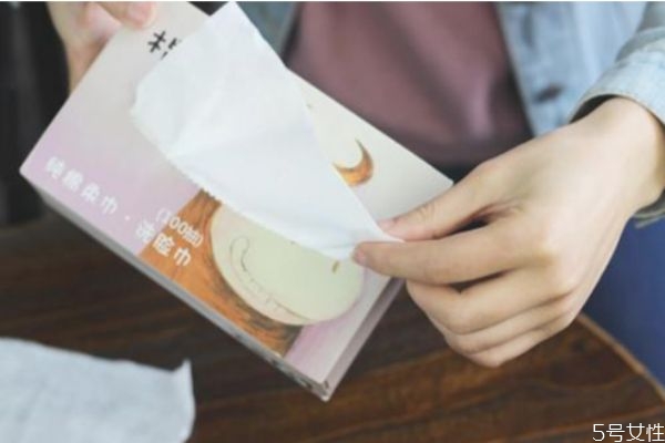 洗臉巾能濕敷化妝水嗎 洗臉巾和化妝棉的區(qū)別 洗臉巾能濕敷化妝水嗎 洗臉巾和化妝棉的區(qū)別